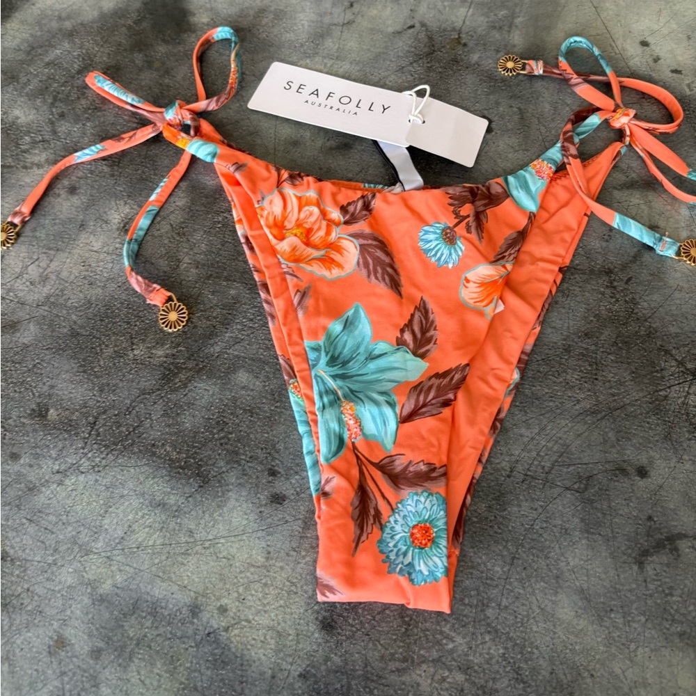 NWT, Secret Garden Tie Side Rio in melon, size 10, BS60